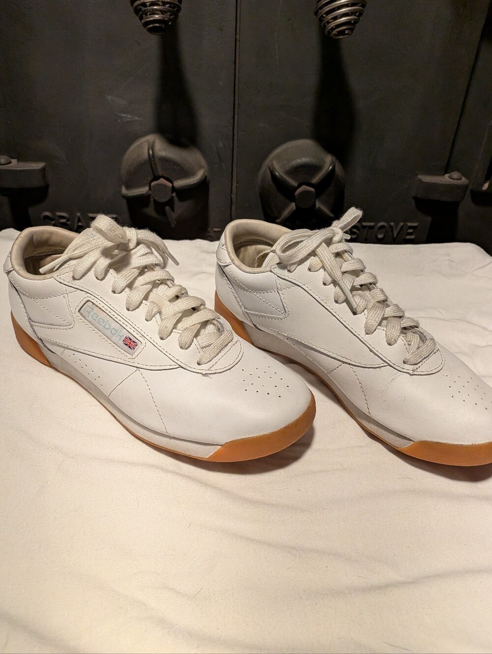 Classic Reebok White - Picture 2 of 6